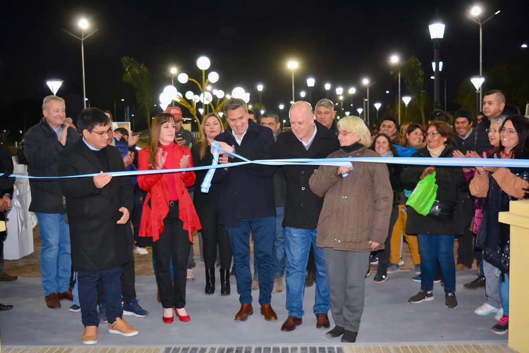 CAMPO LARGO: EL GOBERNADOR ZDERO ACOMPAÑÓ HOY EL 103° ANIVERSARIO DE LA LOCALIDAD.