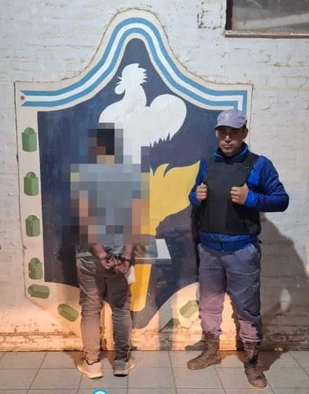 MISIÓN NUEVA POMPEYA: LE ROBARON DINERO AL INTENDENTE GONZÁLEZ, TRAS ALLANAMIENTO DETUVIERON AL SUPUESTO AUTOR DEL ROBO. 