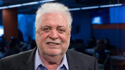 VACUNATORIO VIP: PROCESARON AL EX MINISTRO DE SALUD GINÉS GONZÁLEZ GARCÍA Y LE DICTARON UN EMBARGO POR 130 MILLONES DE PESOS .