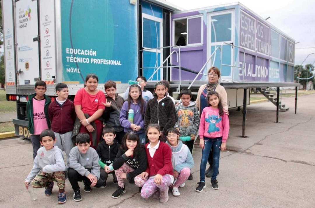 PROMOCIÓN DE LA LECTURA, ROBÓTICA, MECÁNICA, ARTE  Y VIDEOJUEGOS, LAS PROPUESTAS DEL MINISTERIO DE EDUCACIÓN DURANTE LA BIENAL.