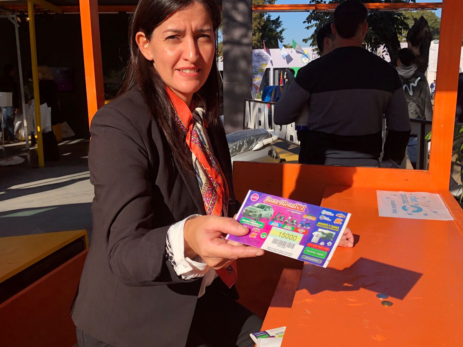 BONO BIENAL, FUROR EN EL STAND DE LOTERÍA CHAQUEÑA.