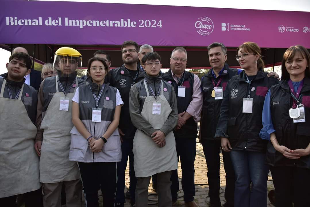 J.J CASTELLI: EL GOBERNADOR ZDERO ACOMPAÑÓ HOY LA BIENAL DEL IMPENETRABLE.
