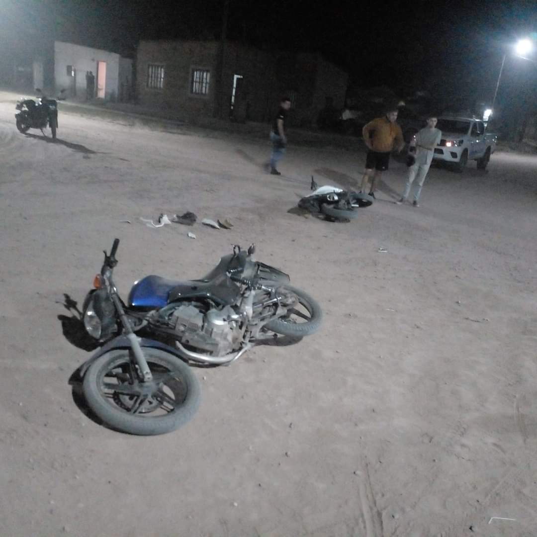 MIRAFLORES: ACCIDENTE VIAL ENTRE DOS MOTOCICLETAS EN BARRIO LA REPRESA, DEJA A DOS CIUDADANOS CON LESIONES LEVES 