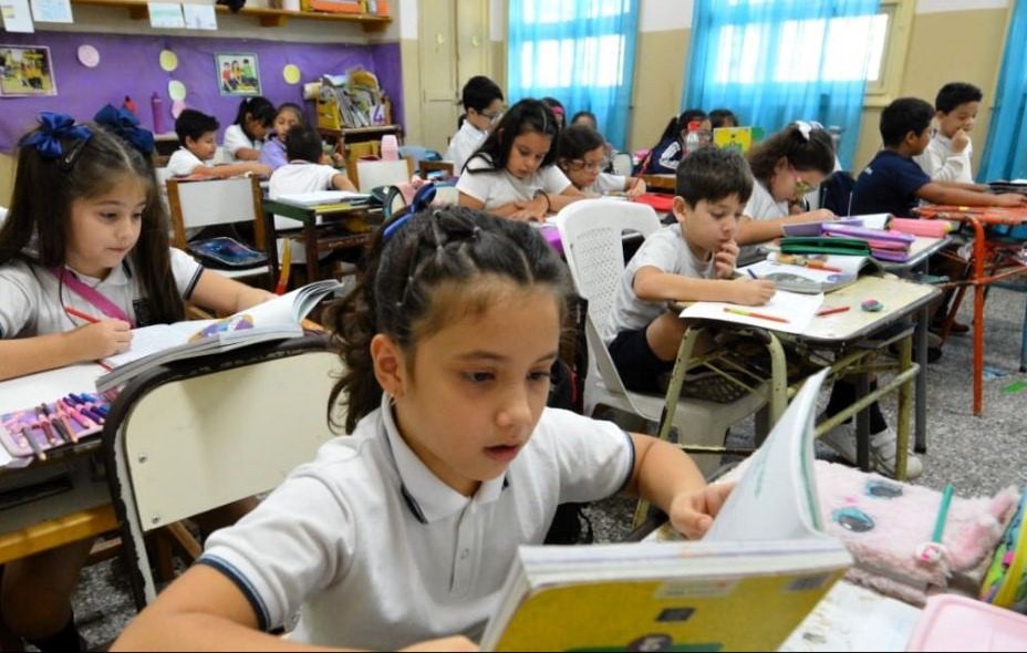 ESTE LUNES COMIENZA EL SEGUNDO CUATRIMESTRE ESCOLAR Y EL GOBIERNO PROVINCIAL OFRECERÁ MÁS PROPUESTAS DE CALIDAD PARA DOCENTES Y ESTUDIANTES.