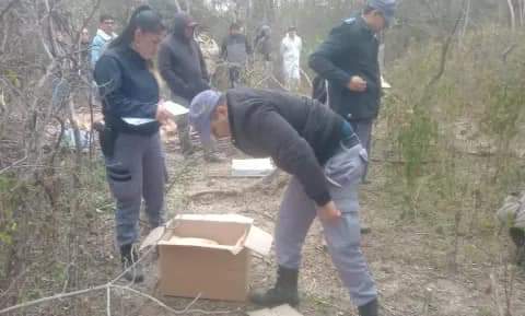 HALLARON ROPA Y RESTOS ÓSEOS EN MISIÓN NUEVA POMPEYA: EL PADRE DE SALUSTIANO GIMÉNEZ DIJO QUE LAS PRENDAS SON DE SU HIJO.