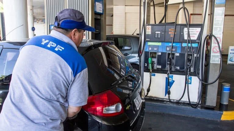NUEVO AUMENTO DE LA NAFTA Y EL GASOIL EN YPF: ALCANZA AL 3,5% EN PROMEDIO.