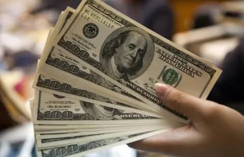 EL DÓLAR BAJÓ $ 5 DESDE EL MEDIODÍA Y CERRÓ EN $ 1280, SU VALOR MAS ALTO SIN CEPO.