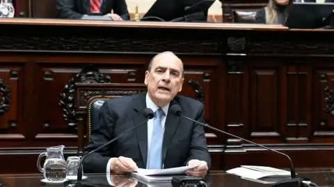 PARA EL GOBIERNO LAS LEYES APROBADAS EL JUEVES COSTARÁN MAS DE US$ 10.000 MILLONES.
