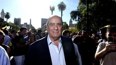 EL GOBIERNO DICE NO ESTAR EN GUERRA CON GOBERNADORES Y QUE RURALES APLAUDIRÁN A MILEI.