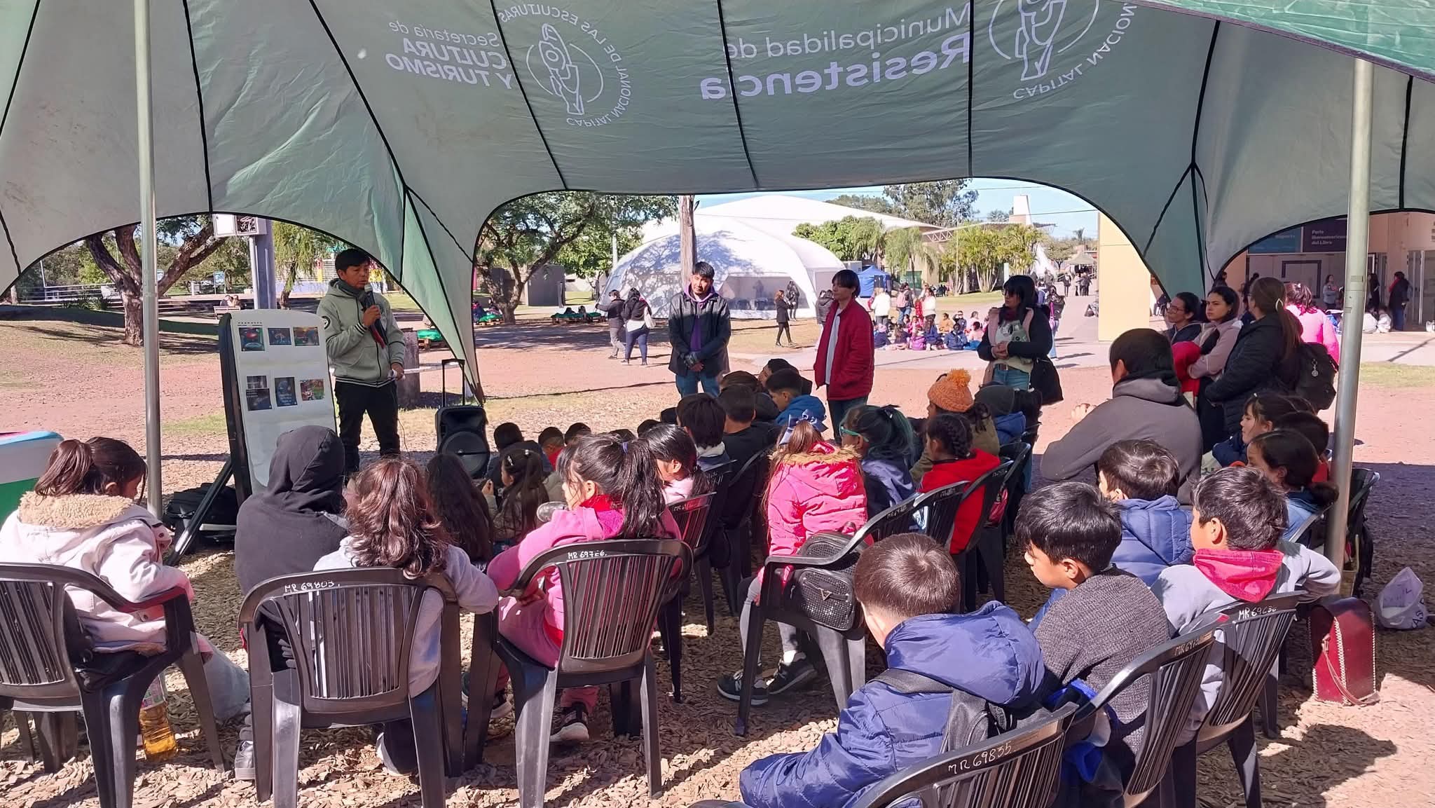 EN LA FERIA PROVINCIAL DEL LIBRO SE REALIZARON TALLERES PARA VISIBILIZAR LA IMPORTANCIA DE LA EDUCACIÓN BILINGÜE INTERCULTURAL.  
