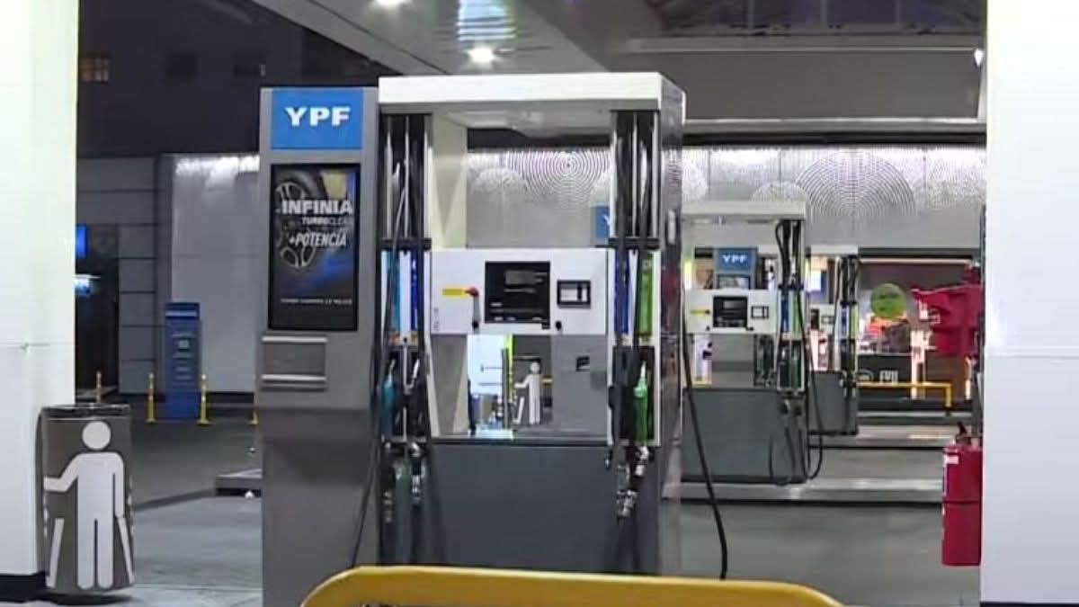 YA RIGE EL NUEVO AUMENTO DE YPF: LA NAFTA SUBIÓ UN 2,5% DESDE ESTA MADRUGADA.