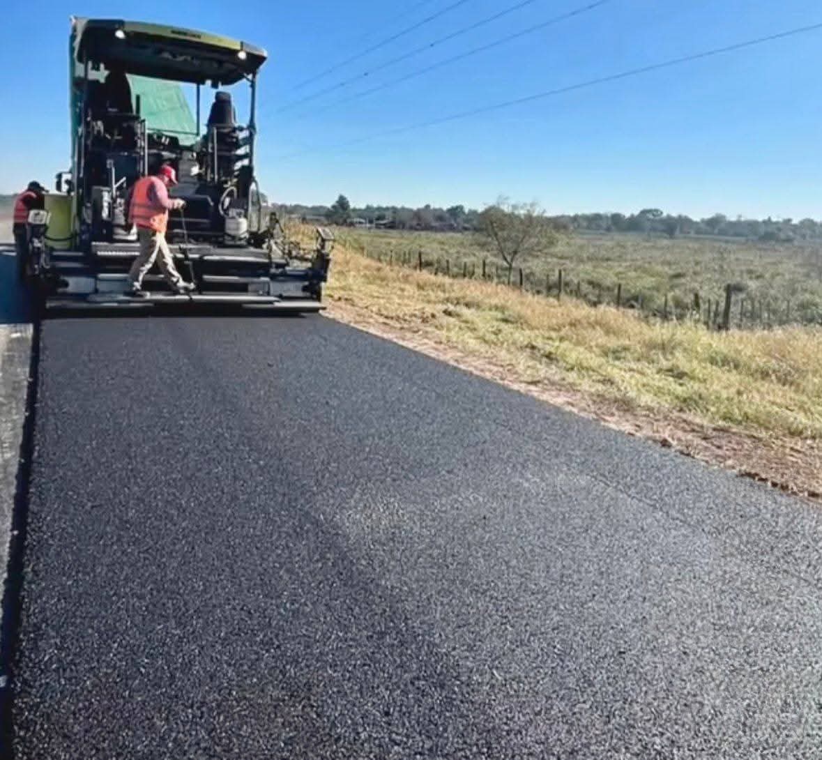 AVANZA LA PAVIMENTACIÓN DE LA RUTA PROVINCIAL N°30.