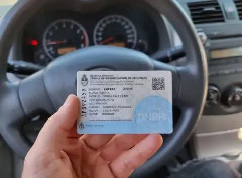 ELIMINAN LA CÉDULA AZUL: NUEVO REGISTRO PARA CONDUCTORES DE VEHÍCULOS DE EMPRESAS.