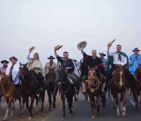 ROZAS, UNA PROMESA Y MILES DE FIELES: LA HISTORIA DE LA CABALGATA DE LA FE.