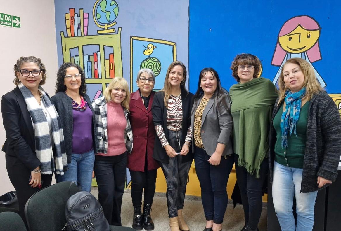 UNA MADRE, ELECTA PARA REPRESENTAR A LOS TUTORES EN EL CONSEJO DE EDUCACIÓN.
