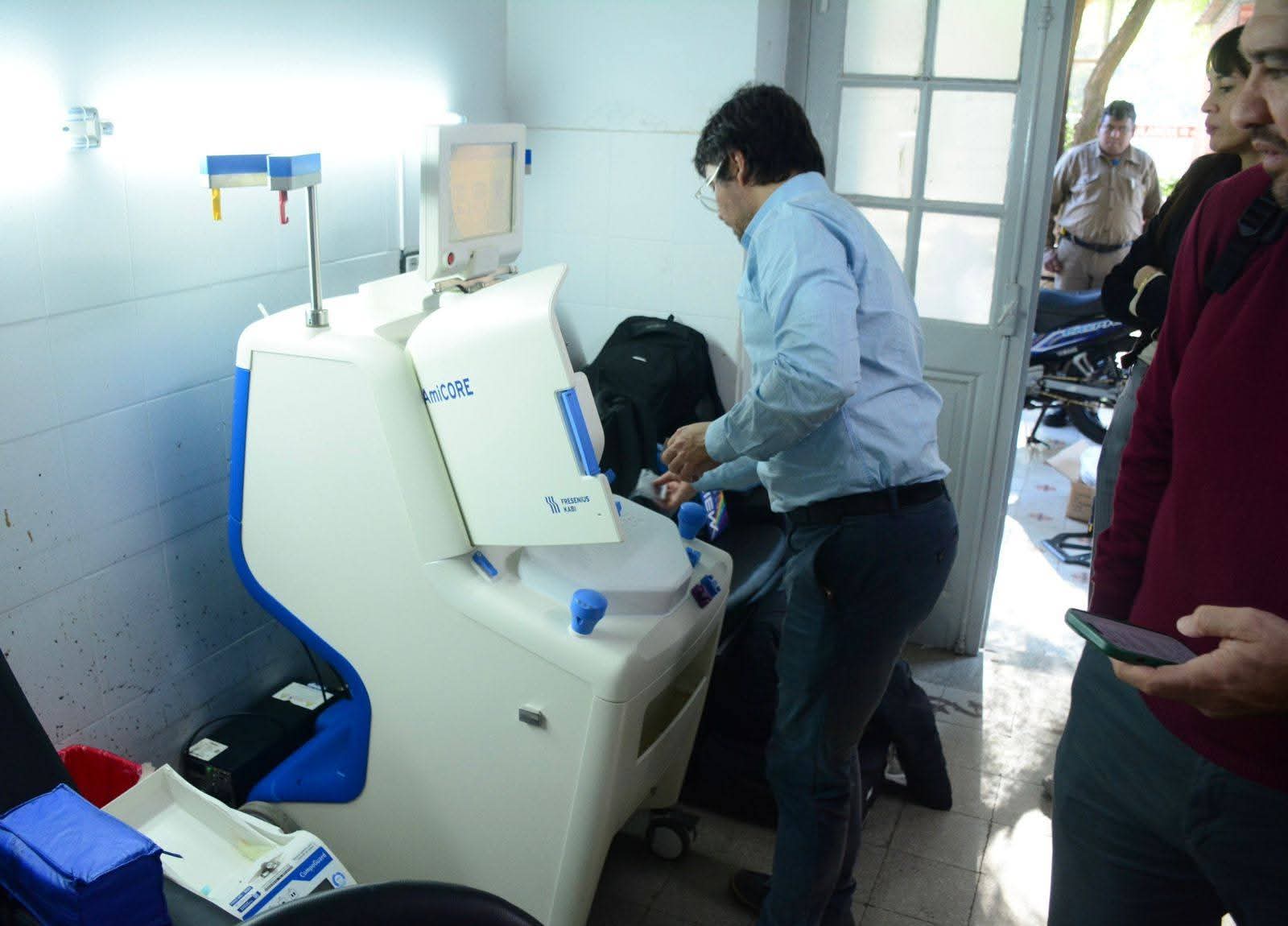 EL HOSPITAL PERRANDO CUENTA CON UN INNOVADOR EQUIPO DE PLAQUETOFÉRESIS.