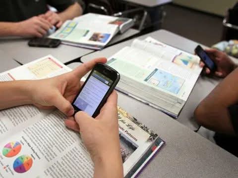 DIPUTADOS TRATARÁ EN AGOSTO EL PROYECTO PARA LIMITAR CELULARES EN ESCUELAS CHAQUEÑAS.