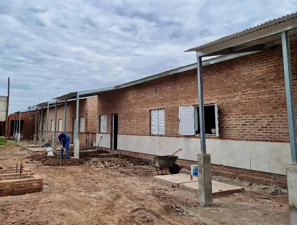 VIVIENDAS EN MARCHA: AVANZAN LAS OBRAS EN EL BARRIO PIÑEYRO Y PUERTA DEL SOL EN SÁENZ PEÑA.