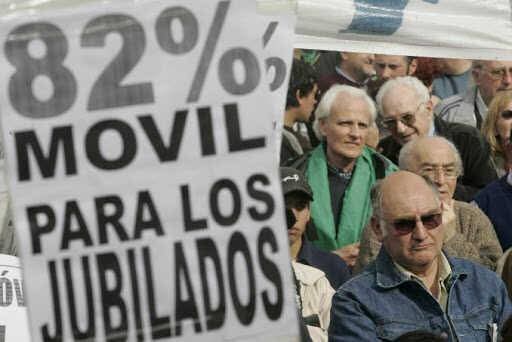 HACE 10 AÑOS, CRISTINA KIRCHNER VETABA LA LEY DE 82% MÓVIL PARA LAS JUBILACIONES.