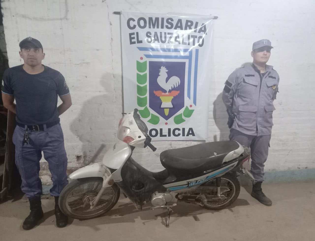 AGENTES POLICIALES RECUPERAN MOTOCICLETA ROBADA EN LA COPA TRES FRONTERAS. 