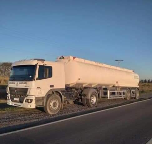 LA MUNICIPALIDAD LOCAL ADQUIRIÓ UNA CISTERNA CON CAPACIDAD DE TRANSPORTAR 36.000 LITROS. 