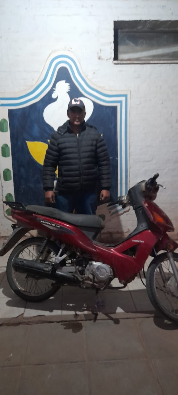  INTERVENCIÓN DE LOS AGENTES PARA RECUPERAR UNA MOTOCICLETA HURTADA. 