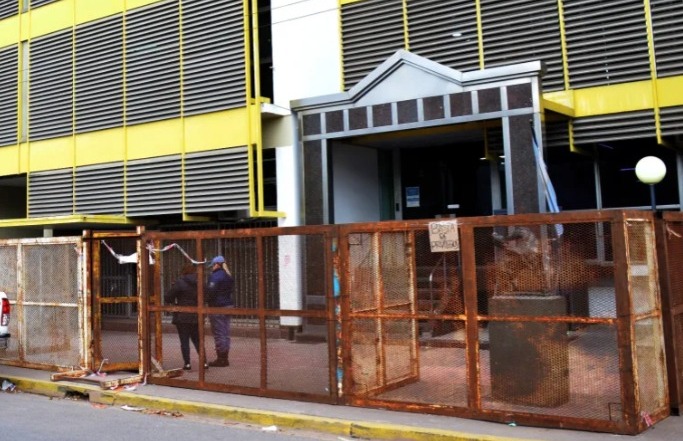 LA POLICÍA DEL CHACO DISPUSO UN OPERATIVO DE SEGURIDAD EN LA FISCALÍA.