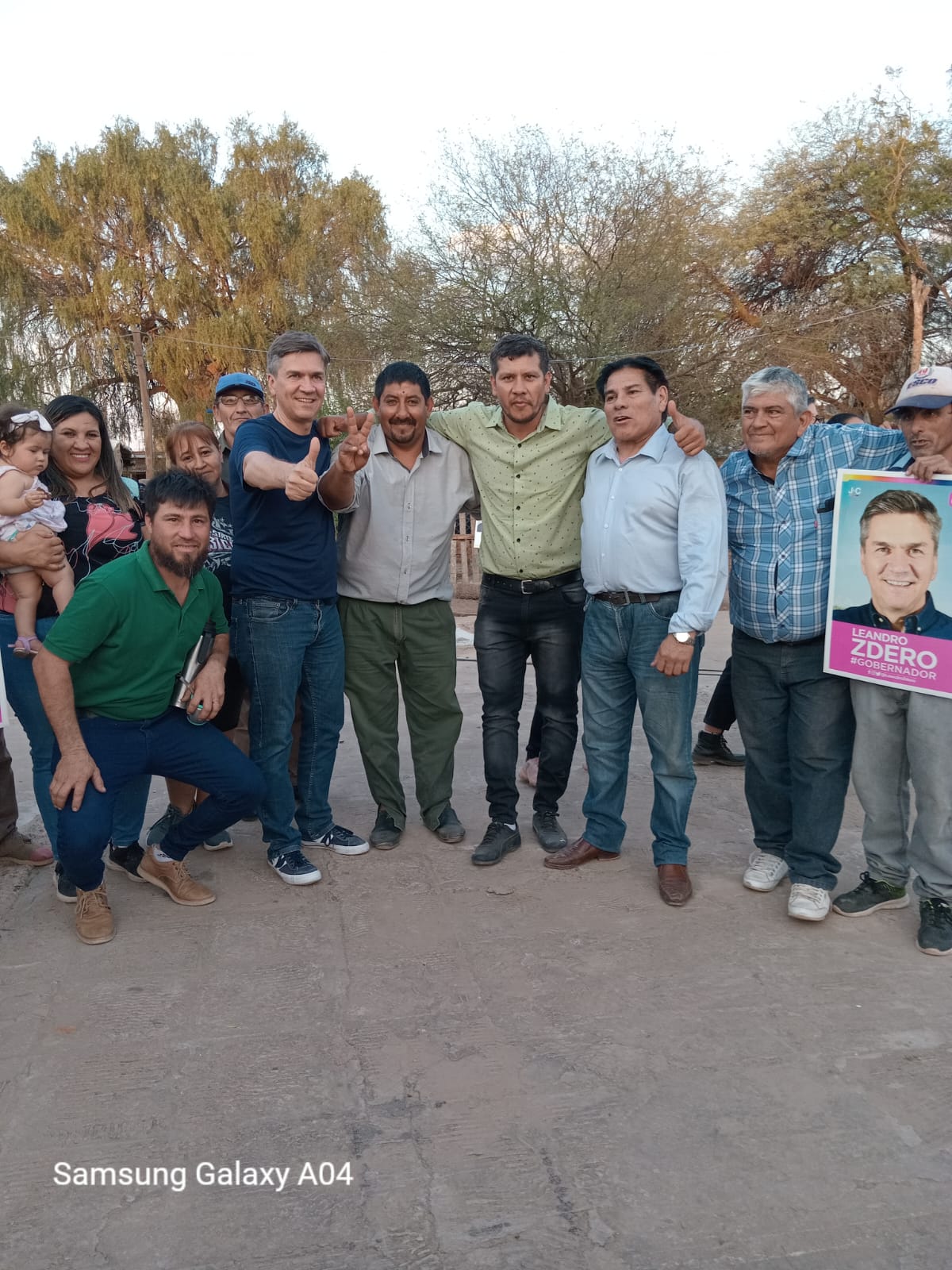 FUERTE ESPERANZA: RUBÉN OSO CORREA ACOMPAÑA A LA CANDIDATURA DE LEANDRO ZDERO.