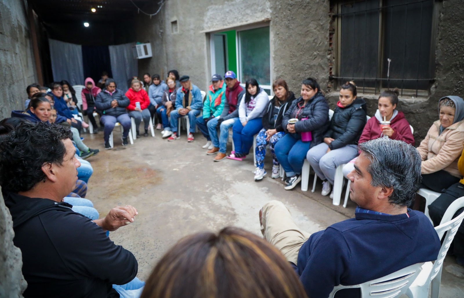 AGENDA DE CERCANÍA: CAPITANICH SE REUNIÓ ESTE SÁBADO CON VECINAS Y VECINOS DE VILLA PROSPERIDAD Y VILLA ITATÍ.