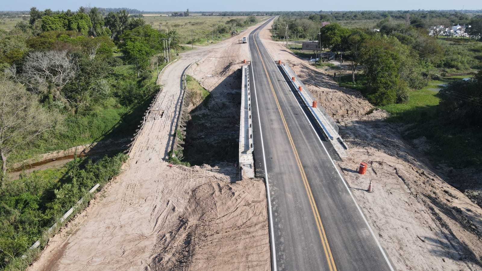 EL GOBERNADOR INAUGURA OBRAS VIALES CLAVES PARA EL DESARROLLO DEL DEPARTAMENTO BERMEJO.