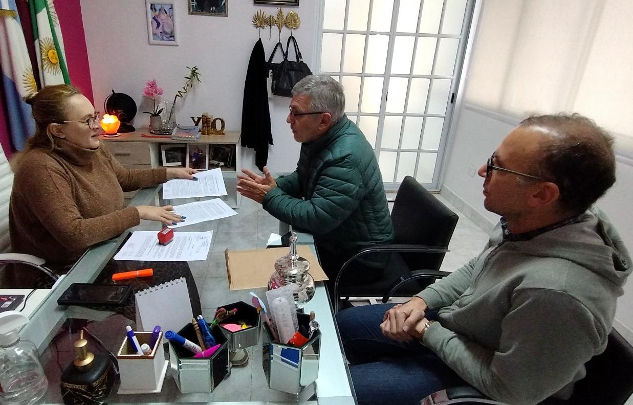 EL GOBIERNO PROVINCIAL FIRMÓ UN CONVENIO CON EL MUNICIPIO DE PAMPA DEL INFIERNO PARA LA DISTRIBUCIÓN DE AGUA.