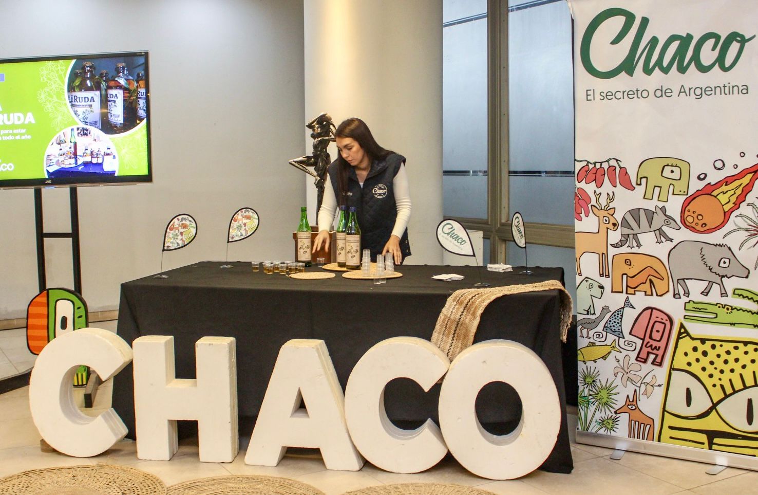 1ª DE AGOSTO: EL GOBIERNO RECIBIÓ A LOS TRABAJADORES ESTATALES CON LA TRADICIONAL CAÑA CON RUDA.