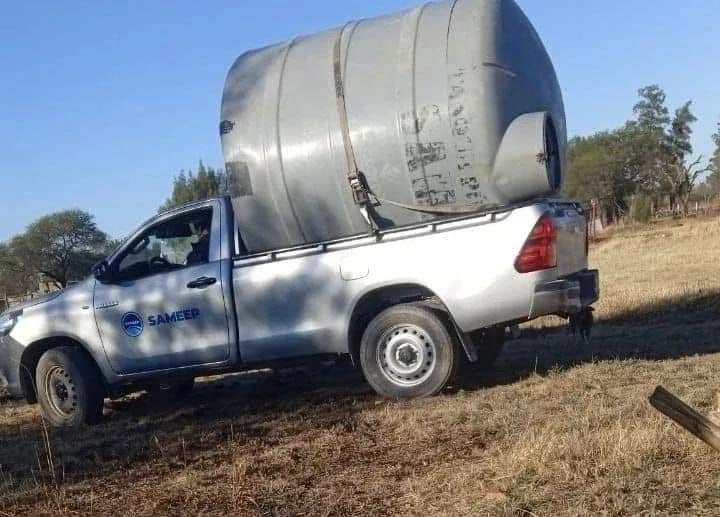VILLA ÁNGELA: SAMEEP INSTALÓ UN TANQUE DE AGUA POTABLE, EN COLONIA “EL PASTORIL”.