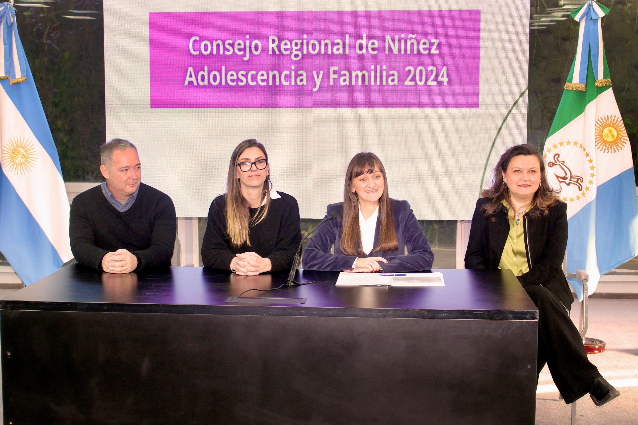 CON LA FIRMA DEL ACTA FUNDACIONAL, SE CONFORMÓ LA REGIÓN METROPOLITANA DEL CONSEJO PROVINCIAL DE NIÑEZ, ADOLESCENCIA Y FAMILIA.
