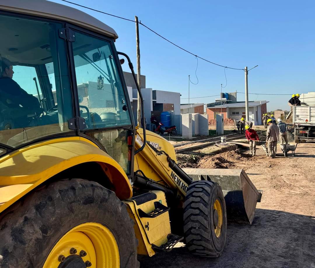 TRES ISLETAS: CON RECURSOS PROPIOS, EL GOBIERNO PROVINCIAL EJECUTA OBRAS VITALES DE INFRAESTRUCTURA.