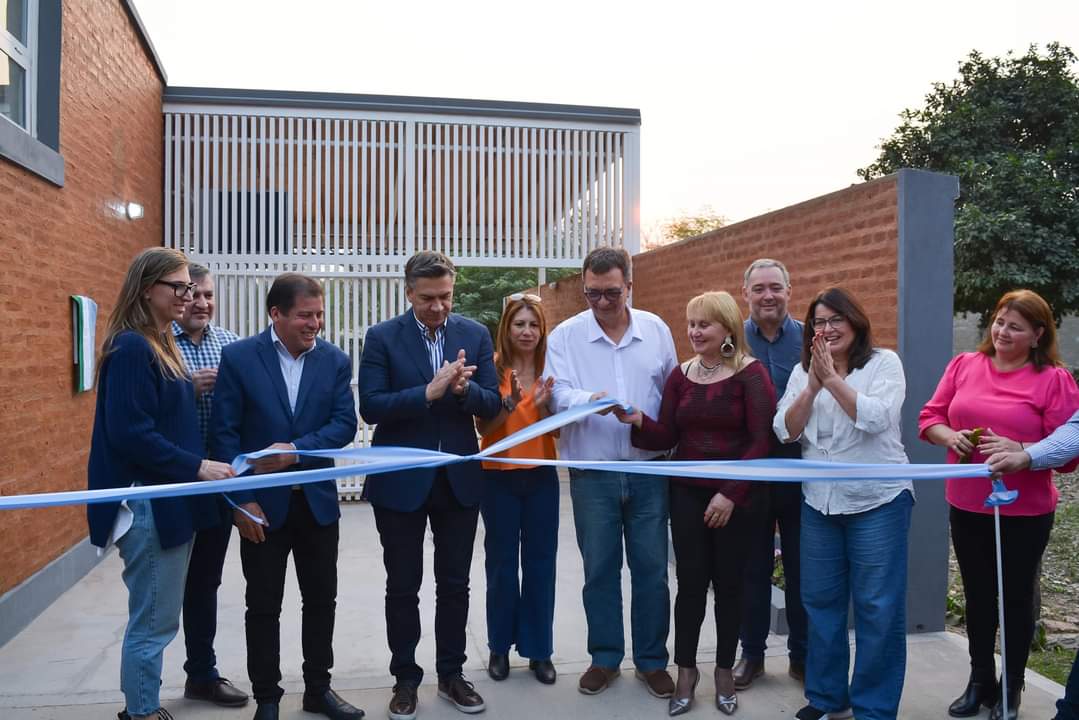 PRESIDENCIA ROCA: EL GOBERNADOR ZDERO INAUGURÓ UN CENTRO DE DESARROLLO INFANTIL.