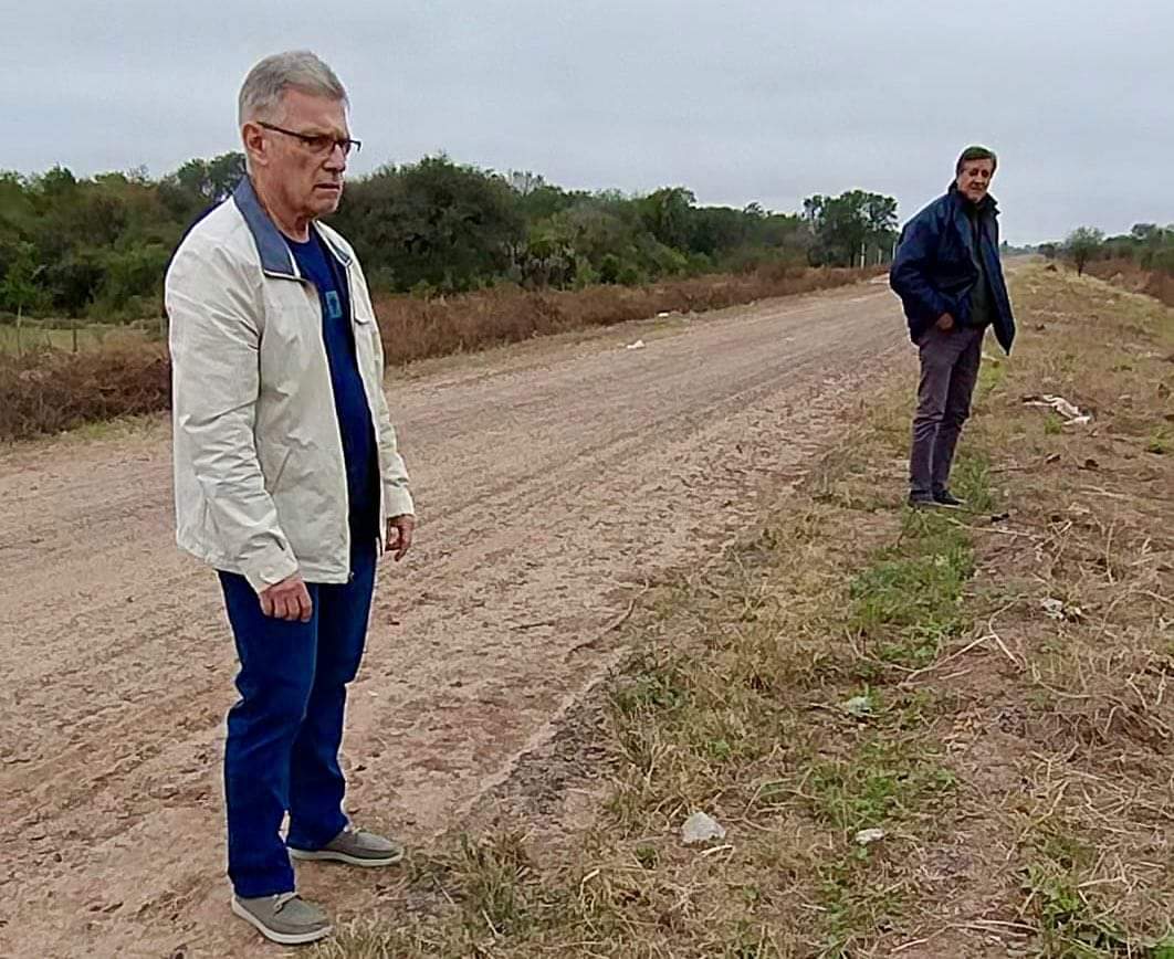 AVANZA EL PLAN DEL GOBIERNO PROVINCIAL PARA EL MANTENIMIENTO DE CANALES RURALES, TERRAPLENES Y CURSOS DE AGUA.