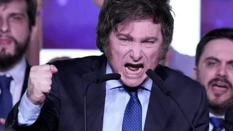 MILEI ATACÓ A QUIENES PRONOSTICARON UNA SUBA DEL DÓLAR: 