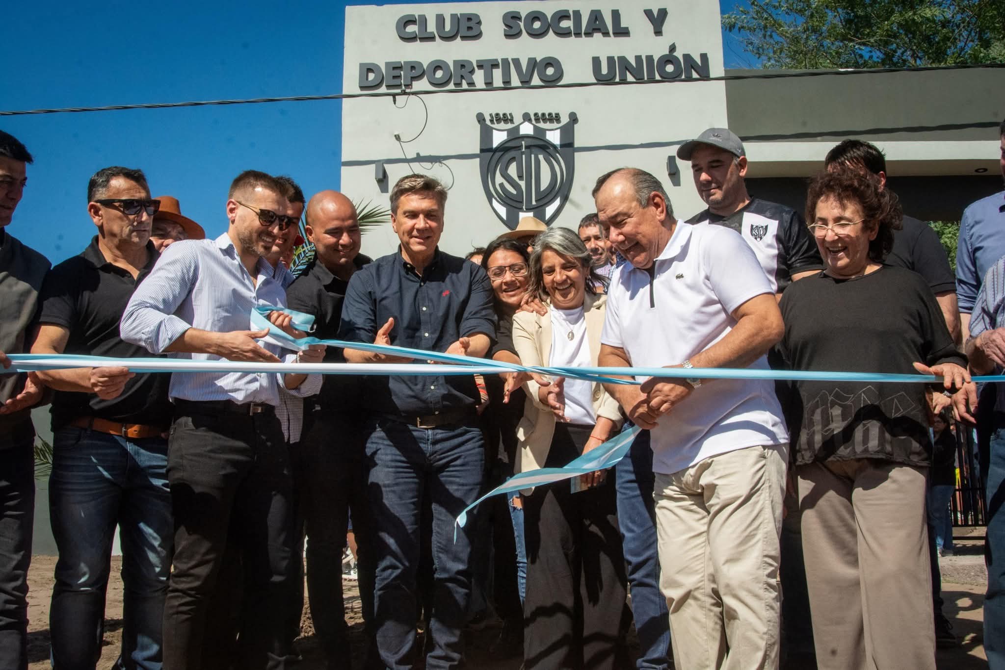 IMPULSO AL DEPORTE: EN COLONIA ELISA, EL GOBERNADOR HABILITÓ LAS REFACCIONES EN EL CLUB SOCIAL Y DEPORTIVO UNIÓN.