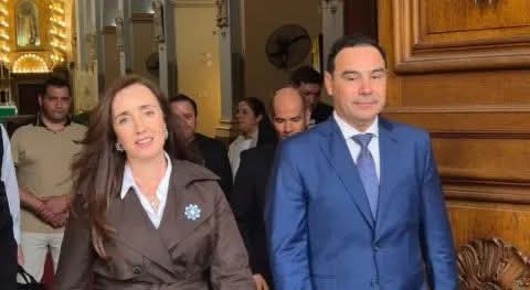 VILLARRUEL Y VALDÉS COMPARTIERON UN ACTO EN CORRIENTES EN PLENA TENSIÓN CON MILEI.