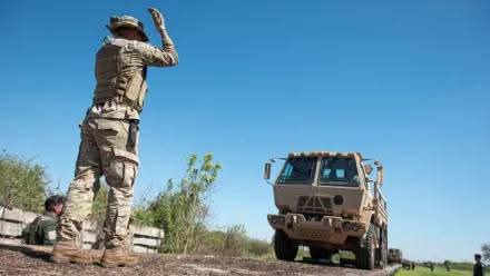 CON 3.000 EFECTIVOS Y VEHÍCULOS DE COMBATE, AVANZA EL EJERCICIO LIBERTADOR EN CHACO.