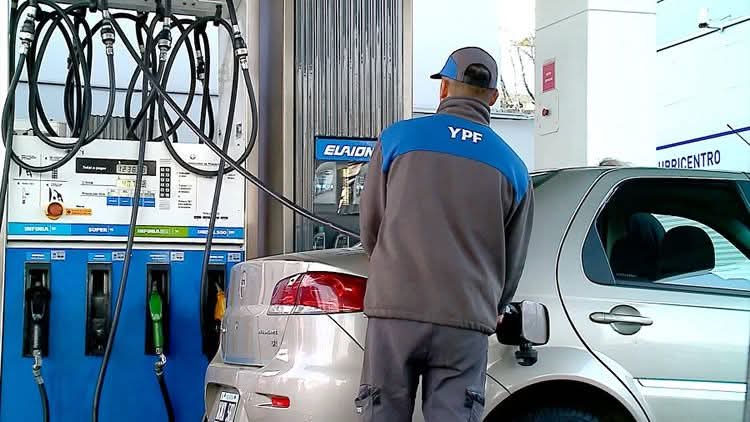 YPF MODIFICÓ EL PRECIO DE SUS COMBUSTIBLES.