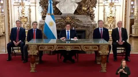 EL TRASPIÉ LEGISLATIVO DEL OFICIALISMO: ELECCIONES Y ALIANZAS PROVINCIALES EN EL CENTRO DE DEBATE.