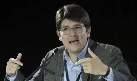 MURIÓ EL CANDIDATO PRESIDENCIAL COLOMBIANO QUE FUE BALEADO POR UN SICARIO EN UN ACTO.