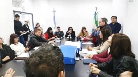 HUBO DESPACHO DIVIDIDO Y LA CLÁUSULA GATILLO PASÓ A HACIENDA Y PRESUPUESTO.