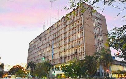 CHACO PAGÓ CUOTA DE DEUDA HEREDADA MILLONARIA EN DÓLARES Y COMPROMETE LAS ARCAS PROVINCIALES.