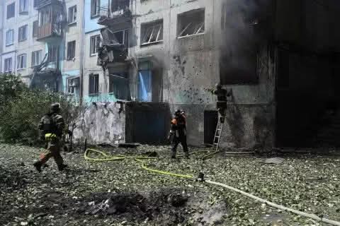 RUSIA ACORRALA A UCRANIA EN DONETSK A DÍAS DE LA CUMBRE TRUMP-PUTIN EN ALASKA.