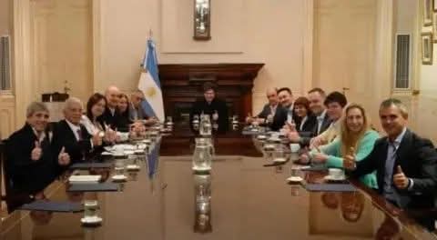 JAVIER MILEI Y SU GABINETE, REUNIDOS EN CASA ROSADA PREVIO AL CIERRE DE LISTAS.