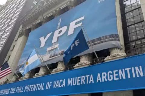 YPF: LA JUSTICIA DE ESTADOS UNIDOS SUSPENDIÓ LA ORDEN DE ENTREGAR LAS ACCIONES.