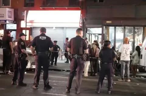 TIROTEO EN BROOKLYN: TRES MUERTOS Y 11 HERIDOS EN UN RESTAURANTE.